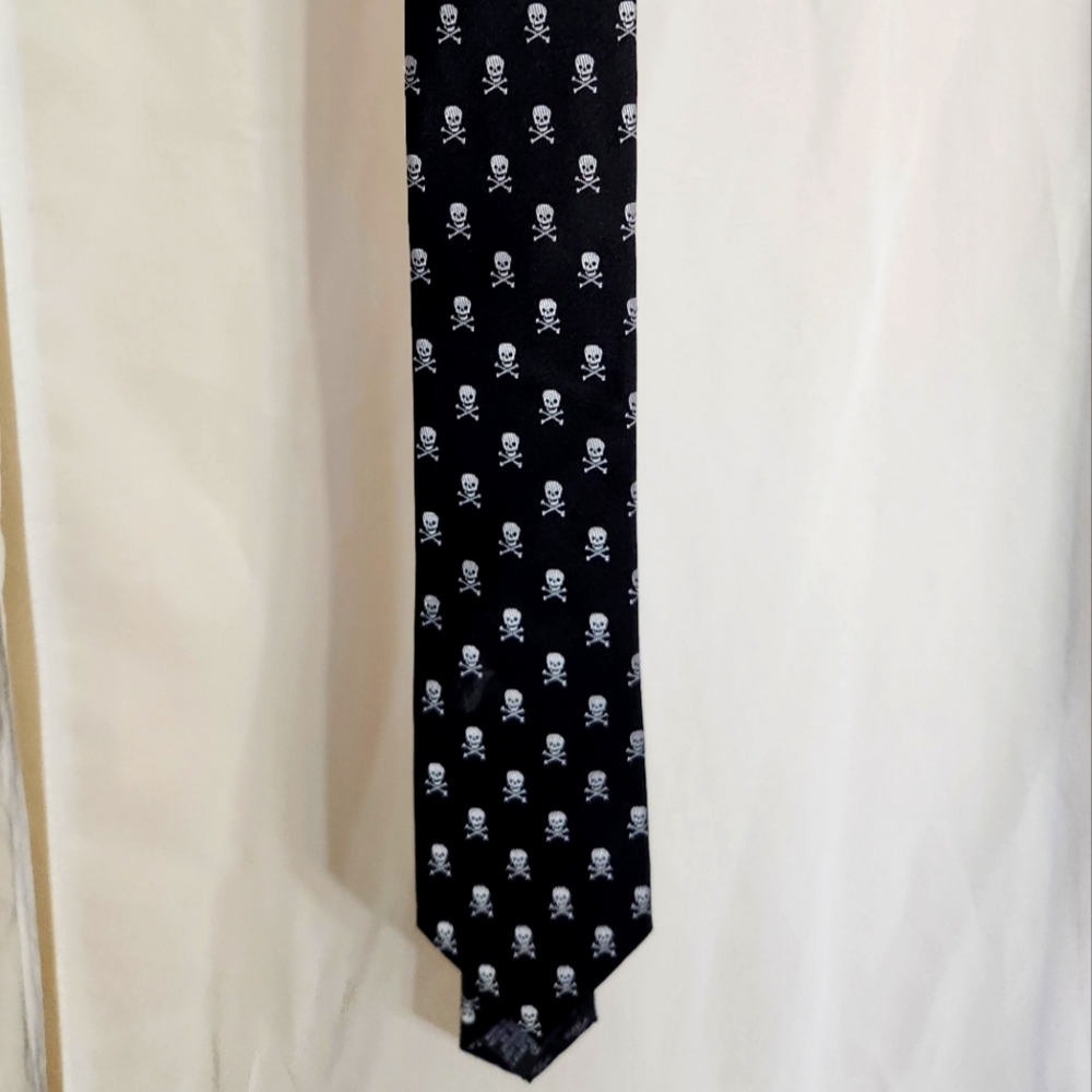 SILK SKULL PRINT TIE GEORGE BLACK WHITE NARROW STYLE POINT END GOTH PUNK